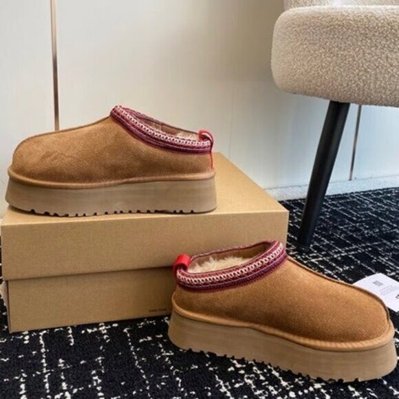 UGG Tazz Chestnut Platform Mule Clog Slipper - Picture 2 of 5